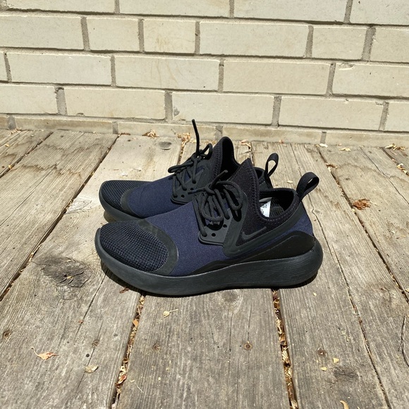 Women’s Nike Lunarcharge sneakers - Picture 6 of 13